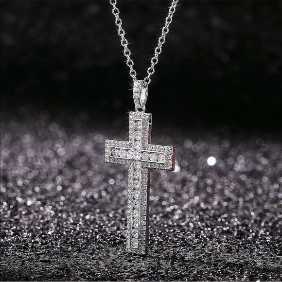 New Luxury 925 Silver Beautiful Cross Diamond Necklace - Picture 6 of 9